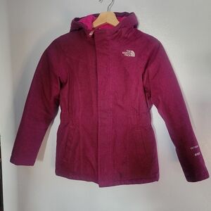 THE NORTH FACE Girls Magenta Winter Jacket
